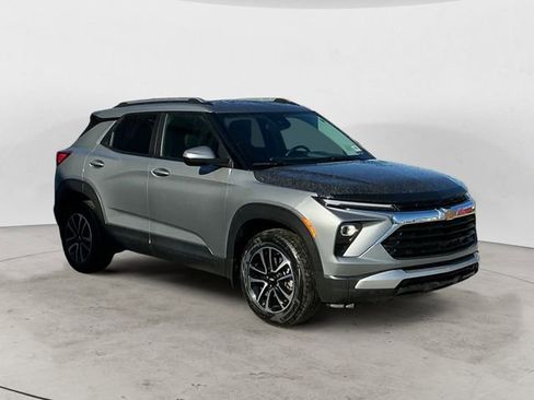 Used 2025 Chevrolet TrailBlazer LT w/ Convenience Package AWD/4WD image 7