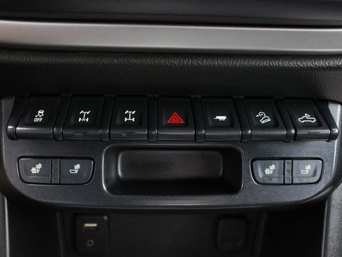 Used 2018 Chevrolet Colorado ZR2 AWD/4WD image 40