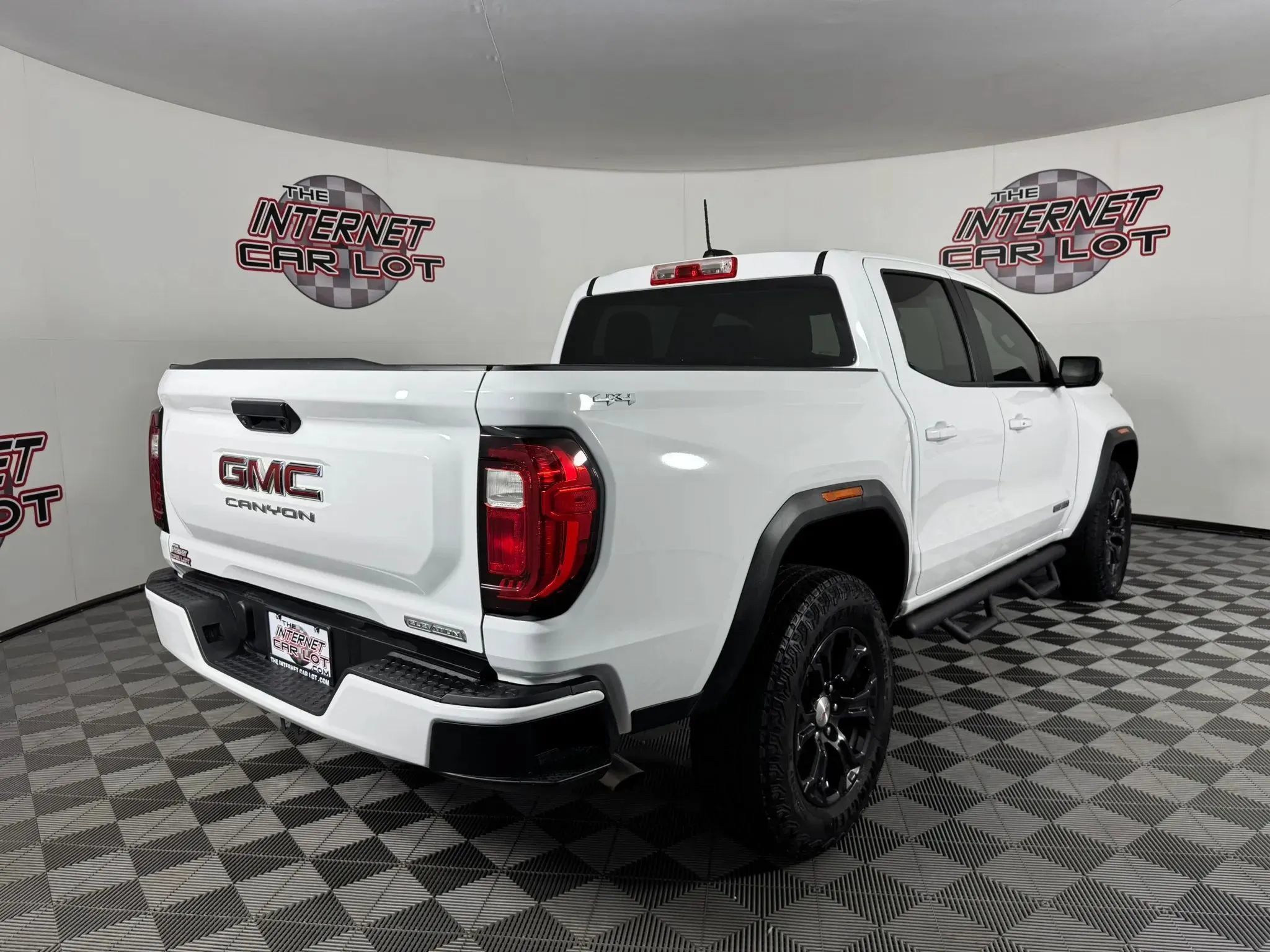 Used 2024 GMC Canyon Elevation w/ Convenience Package AWD/4WD image 5