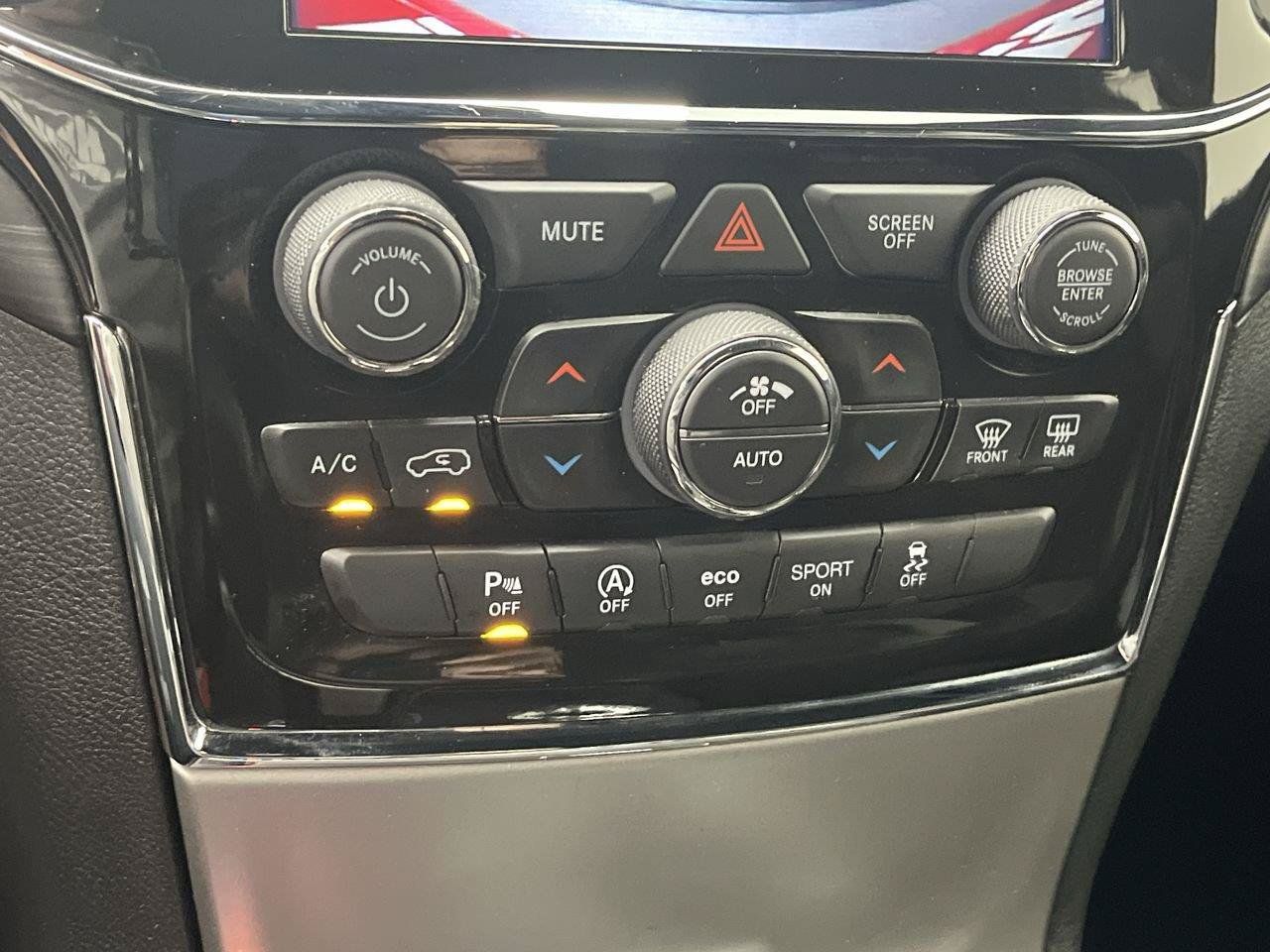 Used 2021 Jeep Grand Cherokee Laredo X AWD/4WD image 20