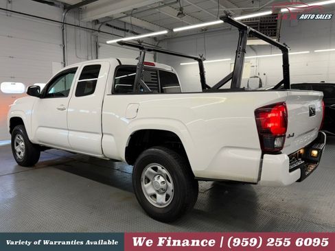 Used 2022 Toyota Tacoma SR w/ SR Convenience Package AWD/4WD image 11