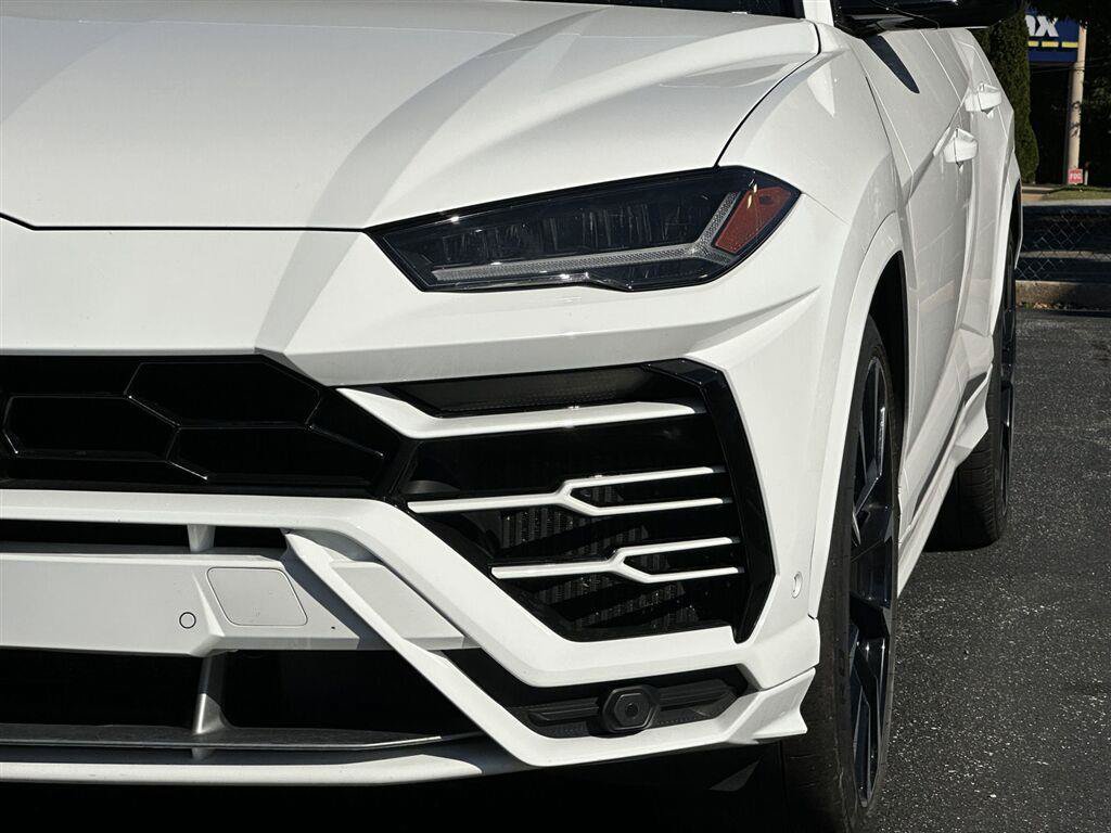 Used 2021 Lamborghini Urus AWD/4WD image 51