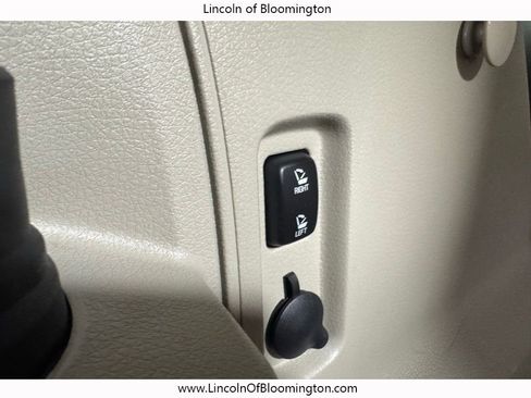 Used 2015 Lincoln MKX AWD w/ Equipment Group 102A image 26