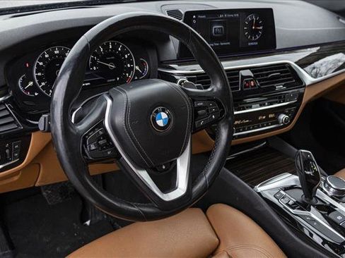 Used 2017 BMW 530i xDrive image 10