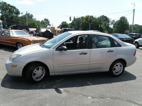 Used 2003 Ford Focus SE image 4