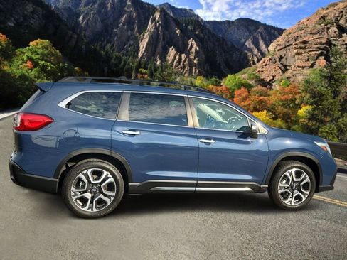 Used 2023 Subaru Ascent Touring AWD/4WD image 2