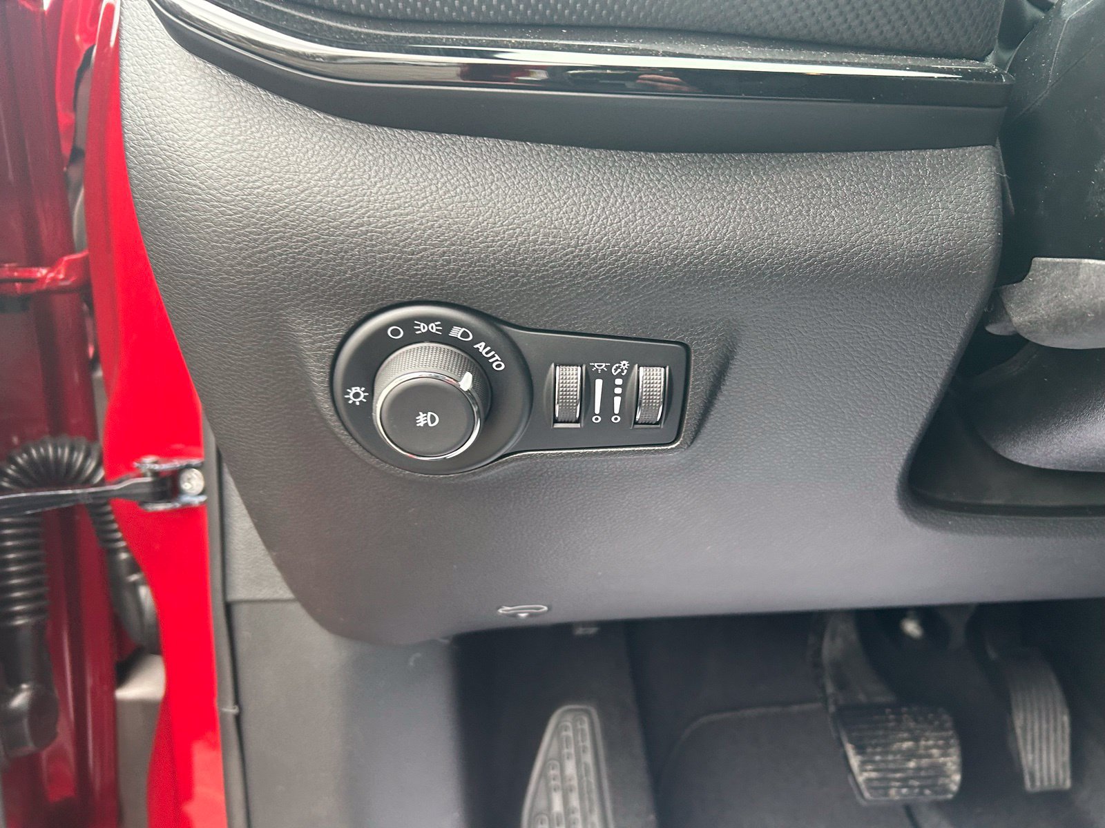 Used 2026 Jeep Compass Latitude AWD/4WD image 16