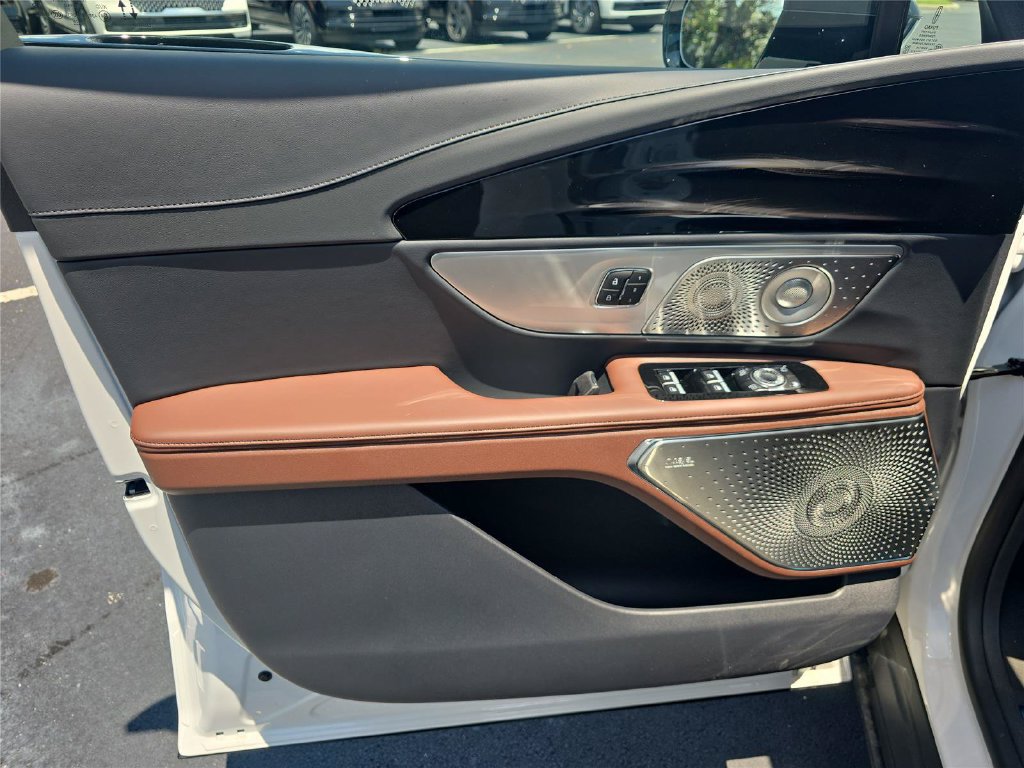 New 2026 Lincoln Nautilus Reserve AWD/4WD image 12