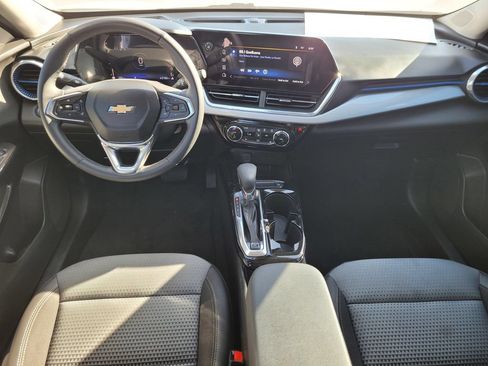 Used 2024 Chevrolet Trax LT w/ Driver Confidence Package FWD image 13