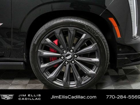 Certified 2025 Cadillac Escalade V AWD/4WD image 42