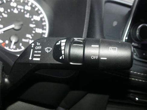 Used 2023 Nissan Rogue S AWD/4WD image 34