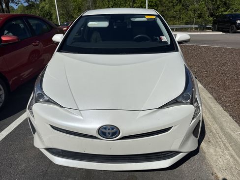 Used 2017 Toyota Prius Two image 3