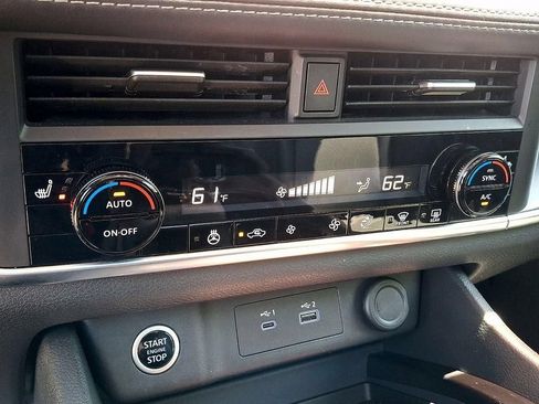 Used 2023 Nissan Rogue SV w/ SV Premium B Package AWD/4WD image 17