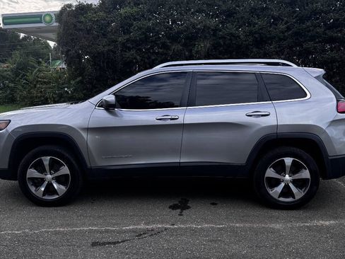 Used 2019 Jeep Cherokee Limited AWD/4WD image 5