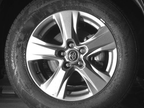 Used 2024 Toyota RAV4 XLE AWD/4WD image 26