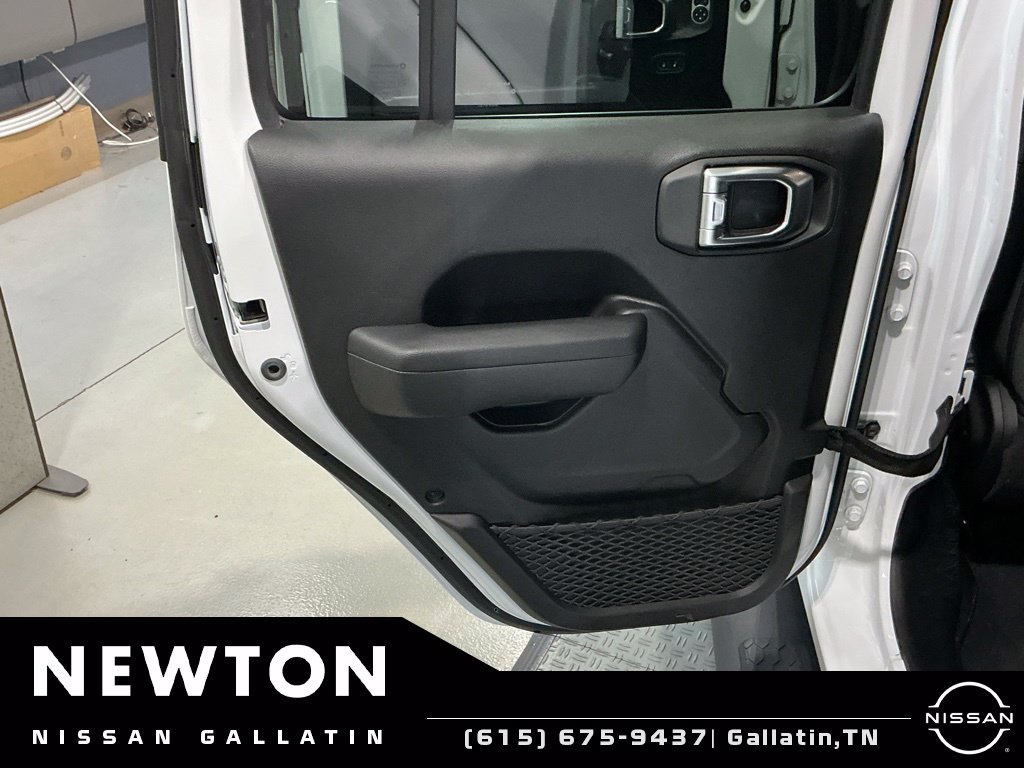 Used 2024 Jeep Wrangler Unlimited w/ Convenience Group AWD/4WD image 41