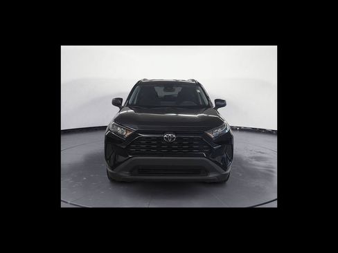 Used 2021 Toyota RAV4 LE AWD/4WD image 9