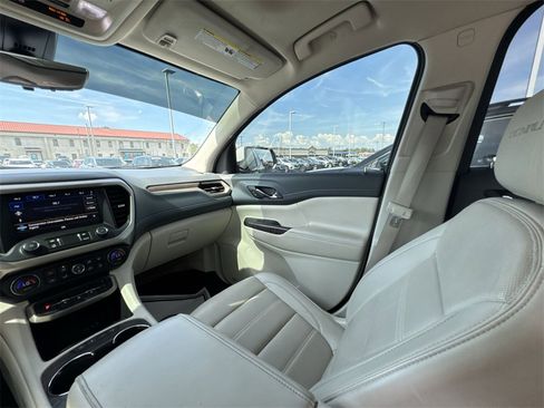 Used 2021 GMC Acadia Denali w/ Denali Technology Package image 11