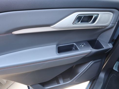 New 2026 Ford Explorer Active RWD image 17