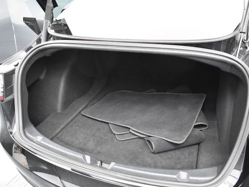 Used 2021 Tesla Model 3 Performance image 22