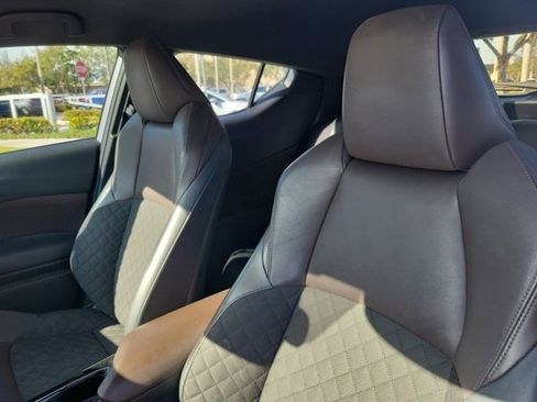 Used 2019 Toyota C-HR Limited image 20