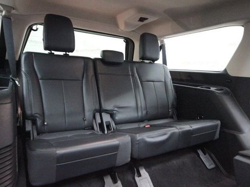 Used 2022 Ford Expedition Max XLT image 37