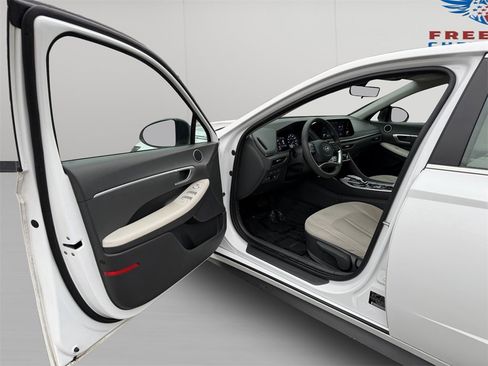 Used 2023 Hyundai Sonata SE image 14