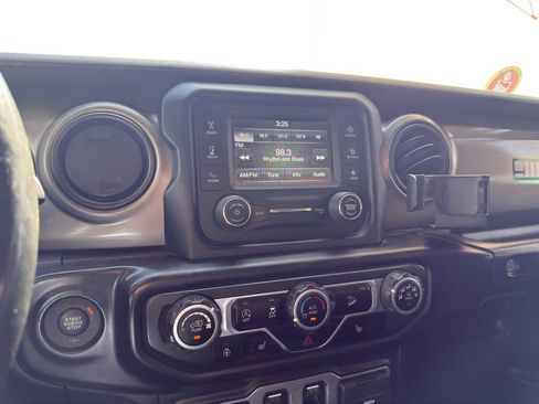 Used 2018 Jeep Wrangler Sport S image 18