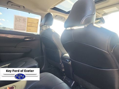 Used 2021 Toyota Highlander Limited AWD/4WD image 30