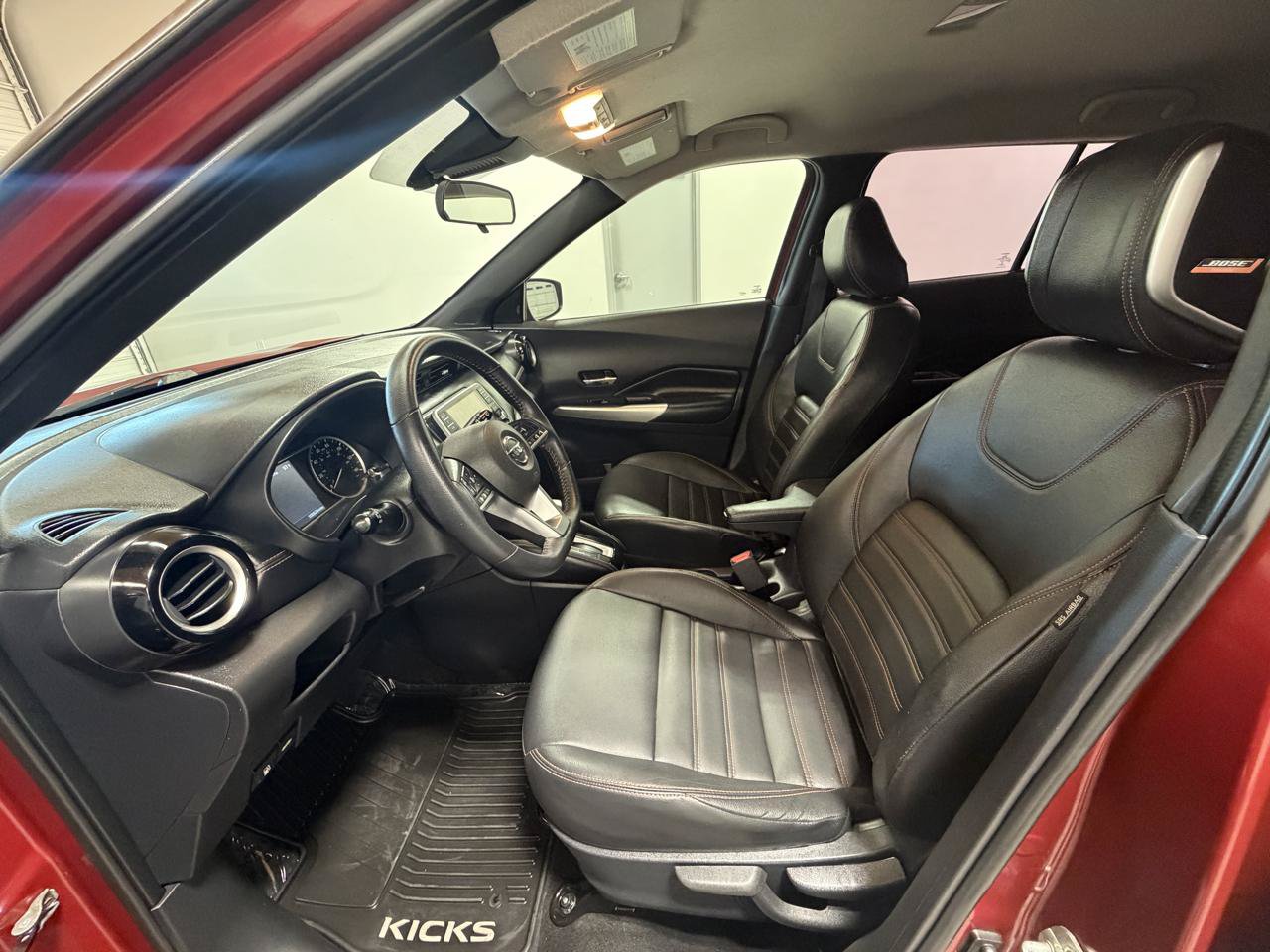 Used 2020 Nissan Kicks SR w/ SR Premium Package FWD image 21