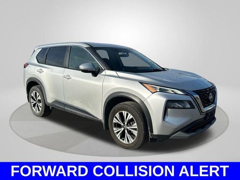 Used 2022 Nissan Rogue SV image 3