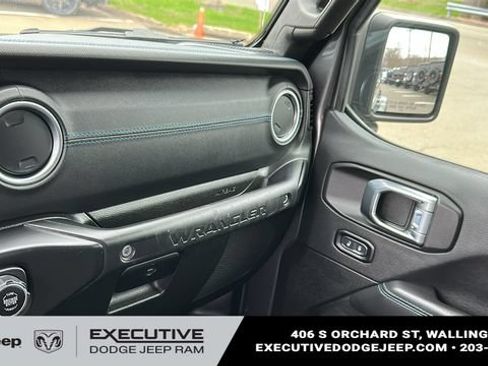 Used 2022 Jeep Wrangler Unlimited Rubicon 4xe AWD/4WD image 21