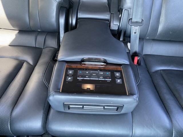 Used 2016 Lexus LX 570 4WD w/ Luxury Package image 41