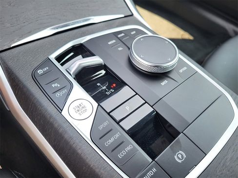 Used 2023 BMW 330i xDrive Sedan w/ Driving Assistance Package image 13