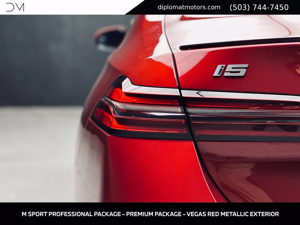 Used 2025 BMW i5 xDrive40 w/ M Sport Package AWD/4WD image 15