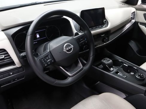 Certified 2025 Nissan Rogue SV image 24