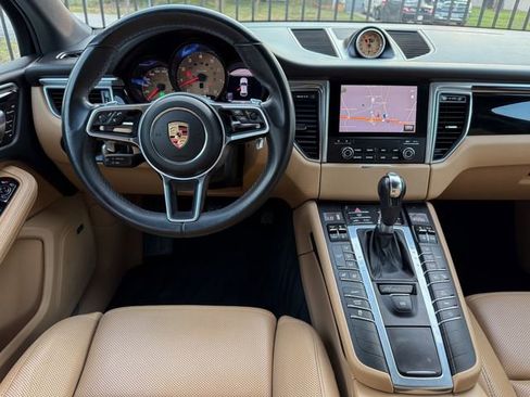 Used 2017 Porsche Macan S image 9