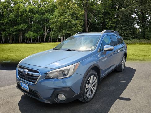 Used 2018 Subaru Outback 3.6R Limited w/ 50th Anniversary Edition AWD/4WD image 3