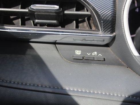 Used 2021 Toyota Highlander XSE image 31