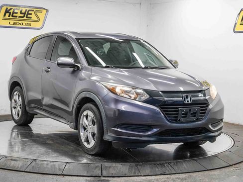 Used 2018 Honda HR-V LX image 5