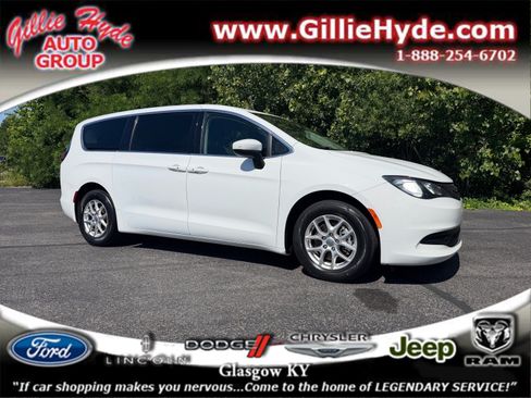 Used 2023 Chrysler Voyager LX FWD image 1
