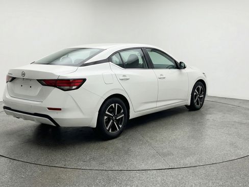 Used 2025 Nissan Sentra SV FWD image 9