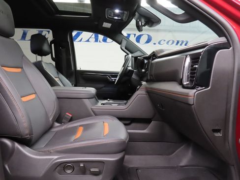 Used 2025 GMC Sierra 2500 AT4 w/ Technology Package AWD/4WD image 41