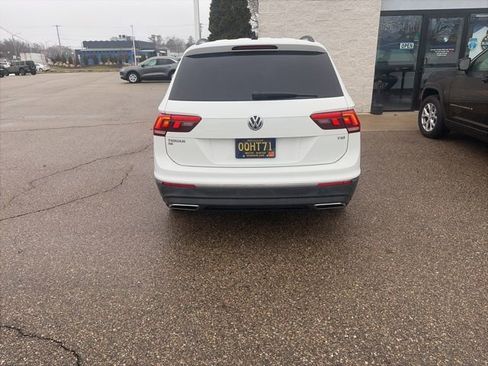 Used 2018 Volkswagen Tiguan SE image 11