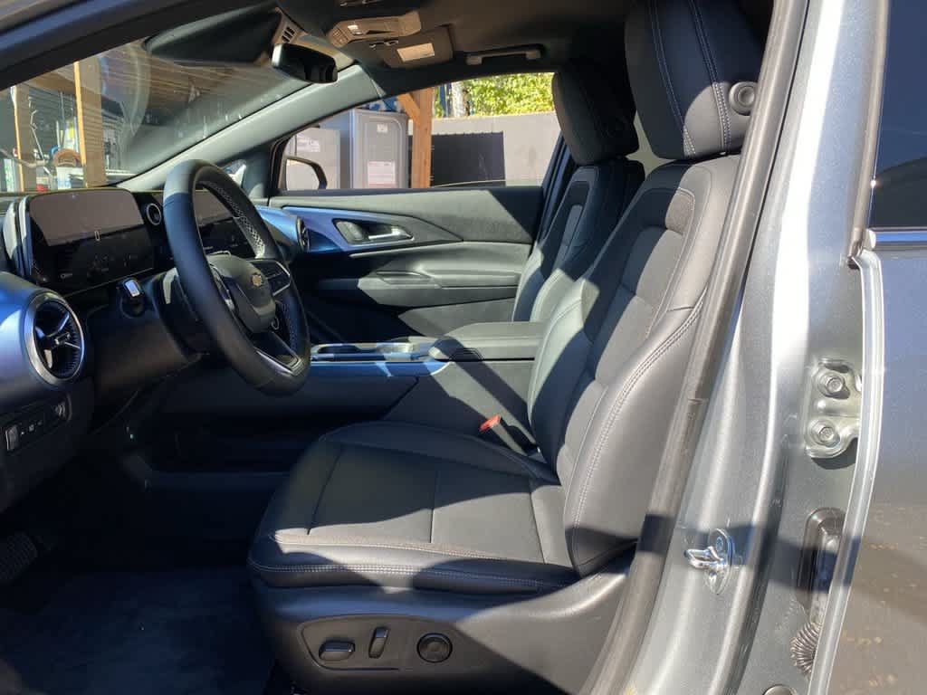 Used 2024 Chevrolet Equinox EV LT w/ LPO, Trailering Package AWD/4WD image 12