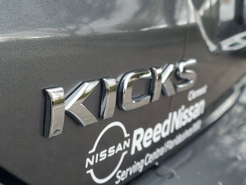 Certified 2021 Nissan Kicks SV image 9