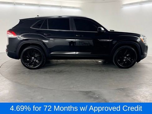 Used 2025 Volkswagen Atlas Cross Sport SE FWD image 8