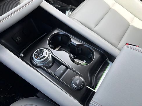 New 2026 Ford Explorer Active w/ Active Comfort Package AWD/4WD image 18