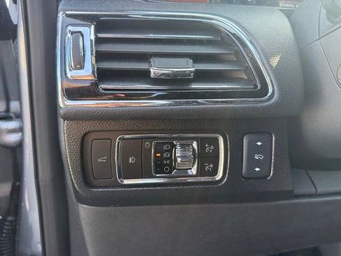 Used 2024 Lincoln Navigator Reserve image 21