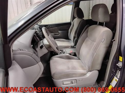 Used 2010 Toyota Sienna LE FWD image 10
